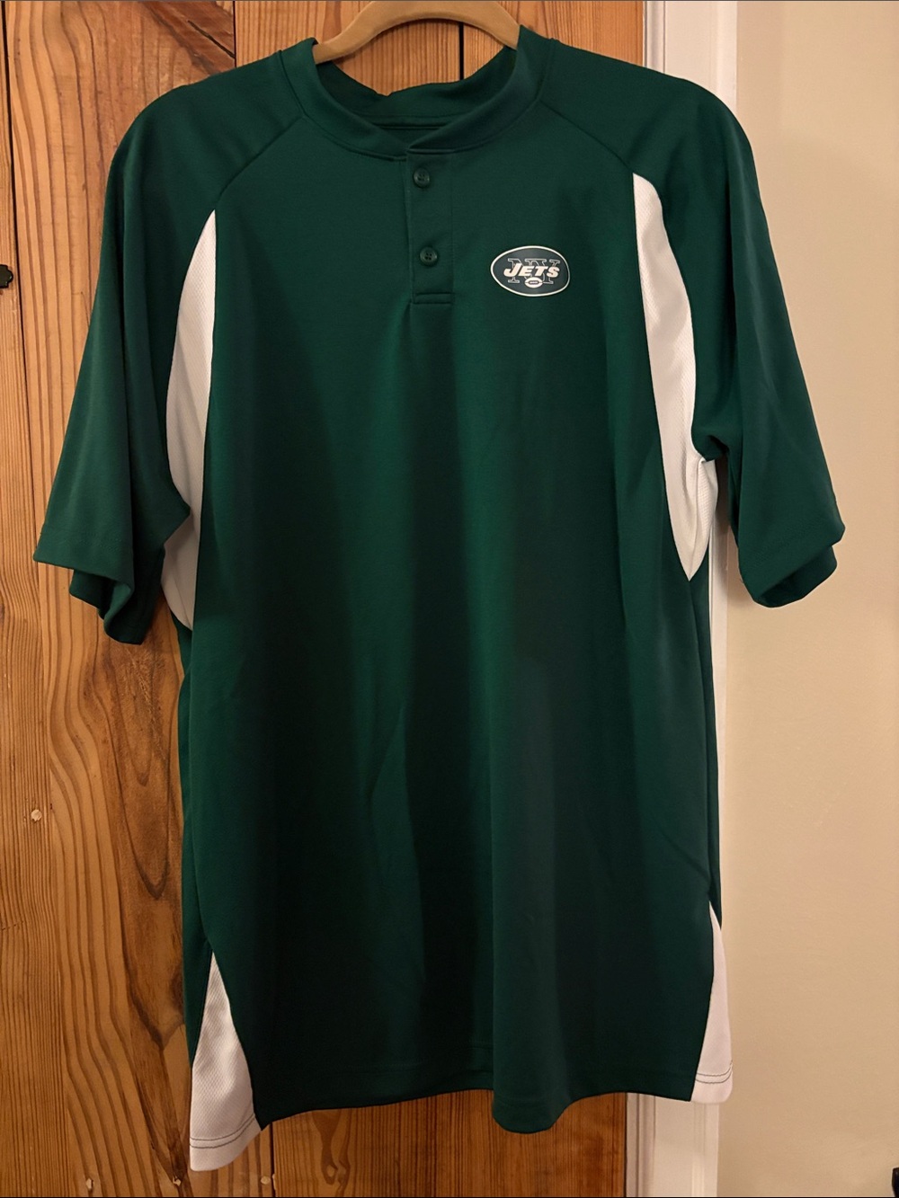 New York Jets Men’s Green Short-Sleeve Athletic Henley